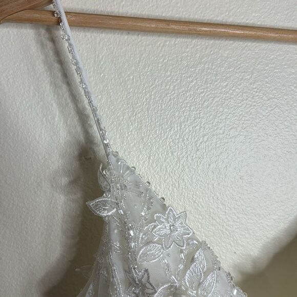 Mac Duggal APPLIQUED V NECK SLEEVELESS OPEN BACK A LINE GOWN embellished dress - Picture 8 of 16